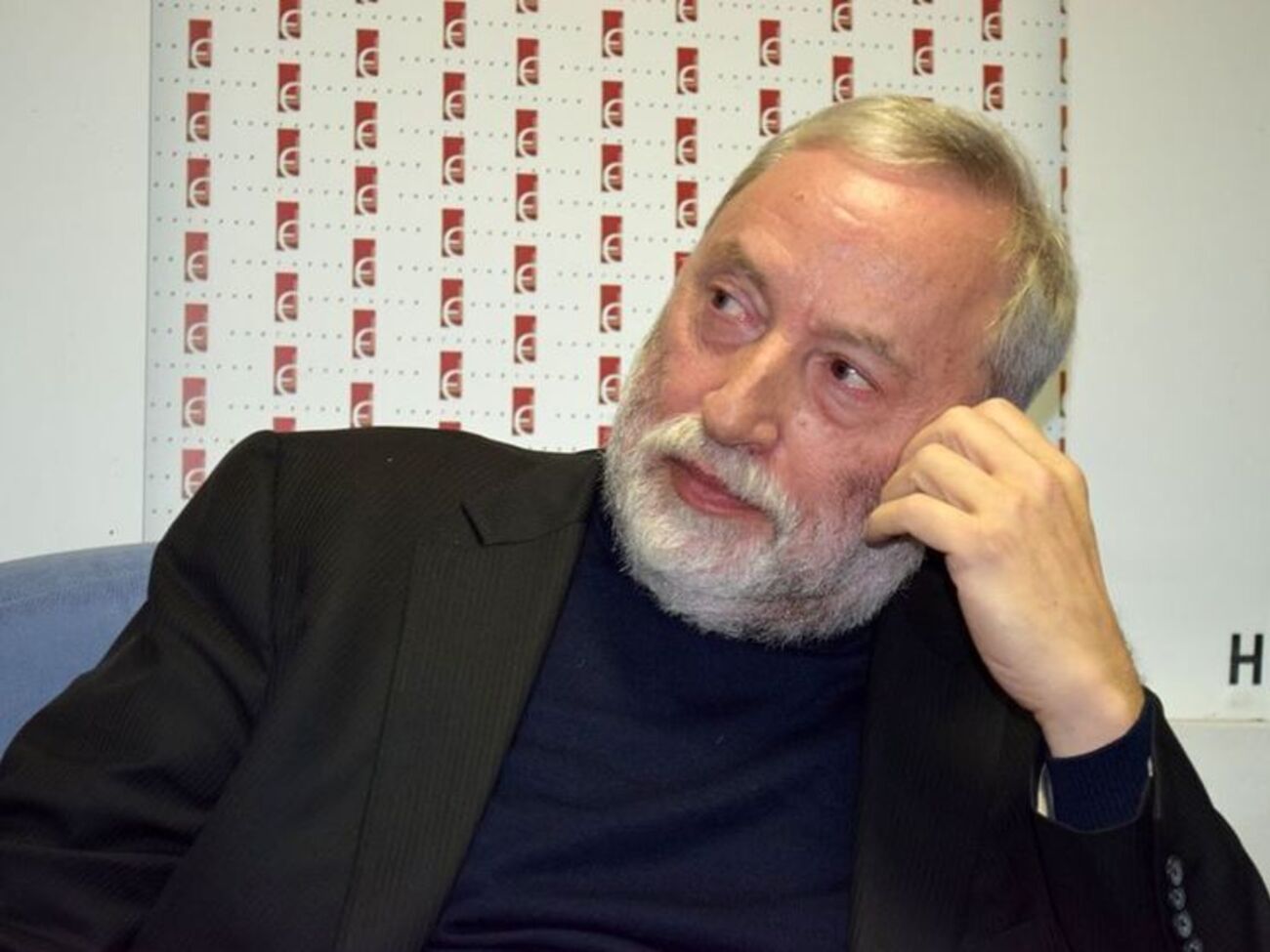 Зисельс: Армия немножко подтянулась, потому что ее принуждает к этому война