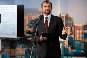 Вятрович: Украина не уделяла достаточного внимания декоммунизации Донбасса