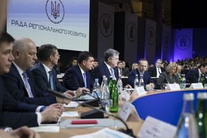 Порошенко: У 2019 і 2020 роках на Україну чекають "пікові навантаження" за виплатами старих боргів