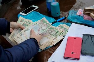 Згідно з опитуванням, більшість українців – 55% – готова жорстко карати корупціонерів