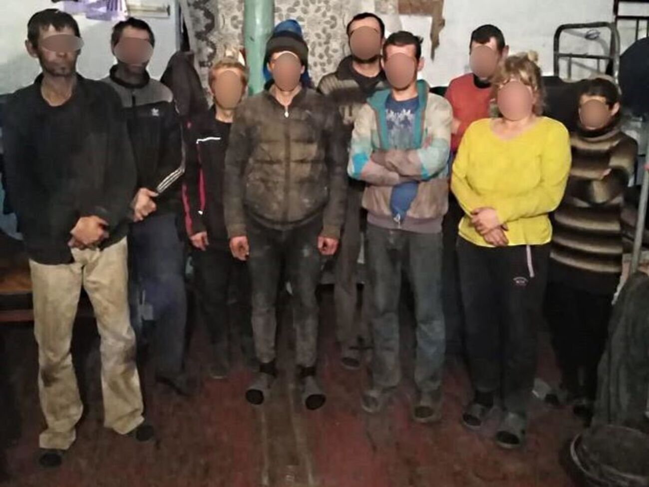 Чоловіки працювали безкоштовно