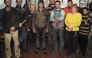 Мужчины работали бесплатно