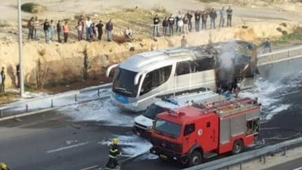 Ракета попала в автобус в тот момент, когда он парковался