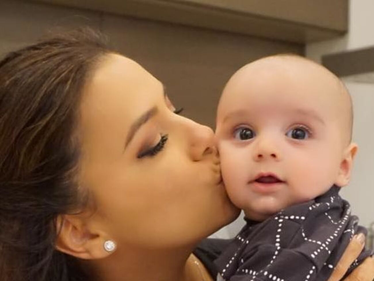 Лонгорія: Дехто готовий до вечірки Eva's Heroes