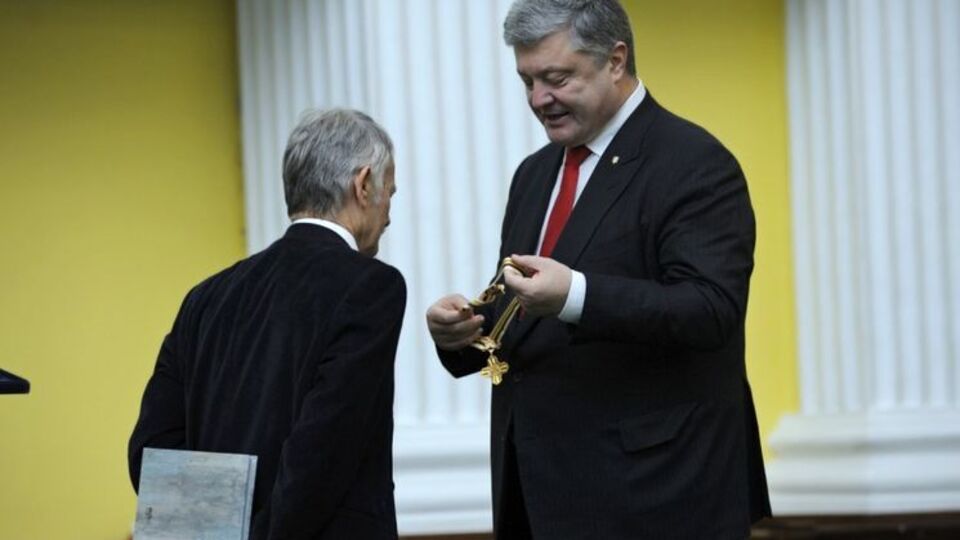 Джемилев получил орден во время празднования своего 75-летия
