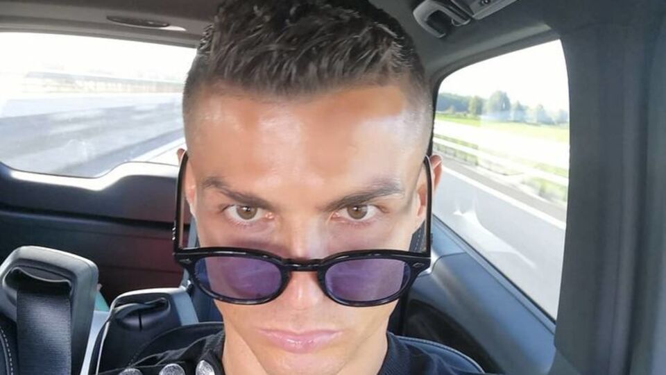 Роналду: Із днем народження, дорога принцесо! Один рік блаженства! Люблю тебе!