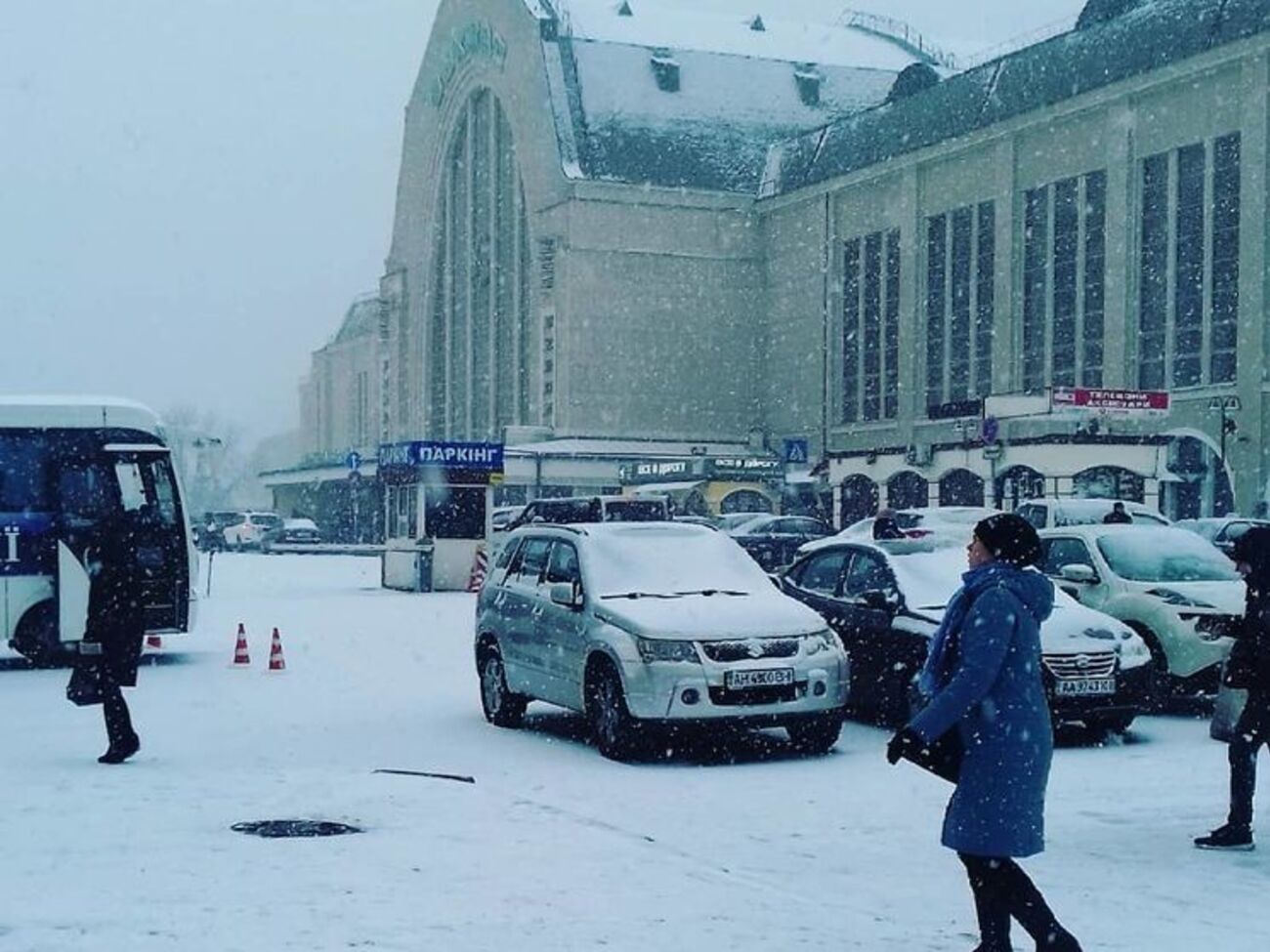В Киеве выпал первый снег. Фоторепортаж