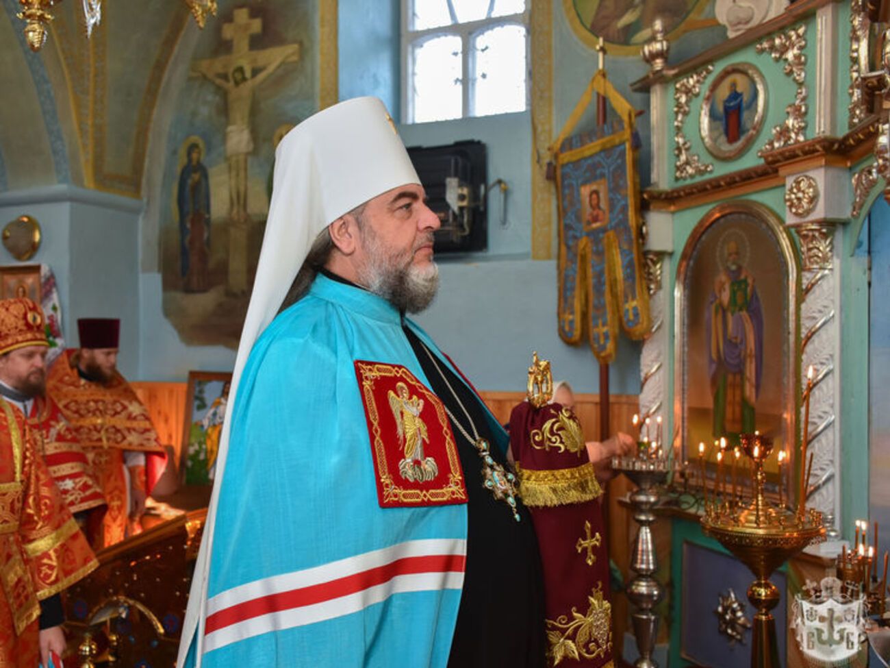 За інформацією ЗМІ, митрополит Симеон відмовився підтримати рішення Синоду, незважаючи на тиск