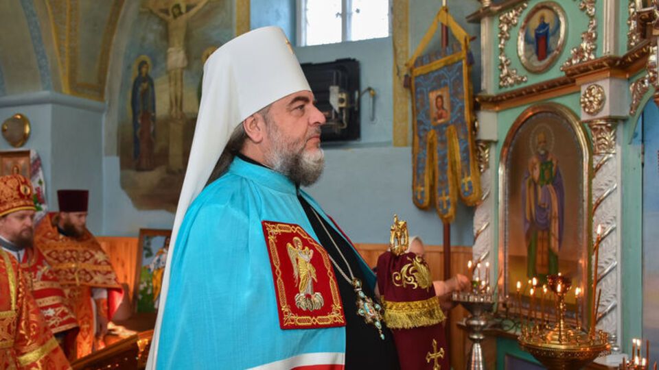 По информации СМИ, митрополит Симеон отказался поддержать решение Синода, несмотря на давление