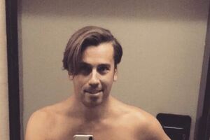 Галкін: Якщо ви станете навшпиньки, зробите вдих – до сонця потягніться, ваші ребра зобразять вам прес