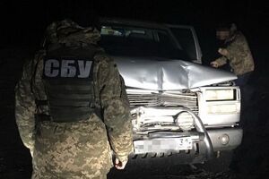 Співробітники СБУ зупинили в Краснопільському районі дев'ять вантажівок, на яких контрабандисти переправили з Росії в Україну продукцію на суму майже 11 млн грн