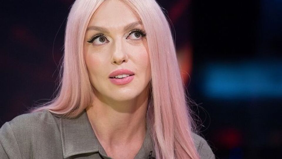 Полякова отметила, что сама сделала себе голос