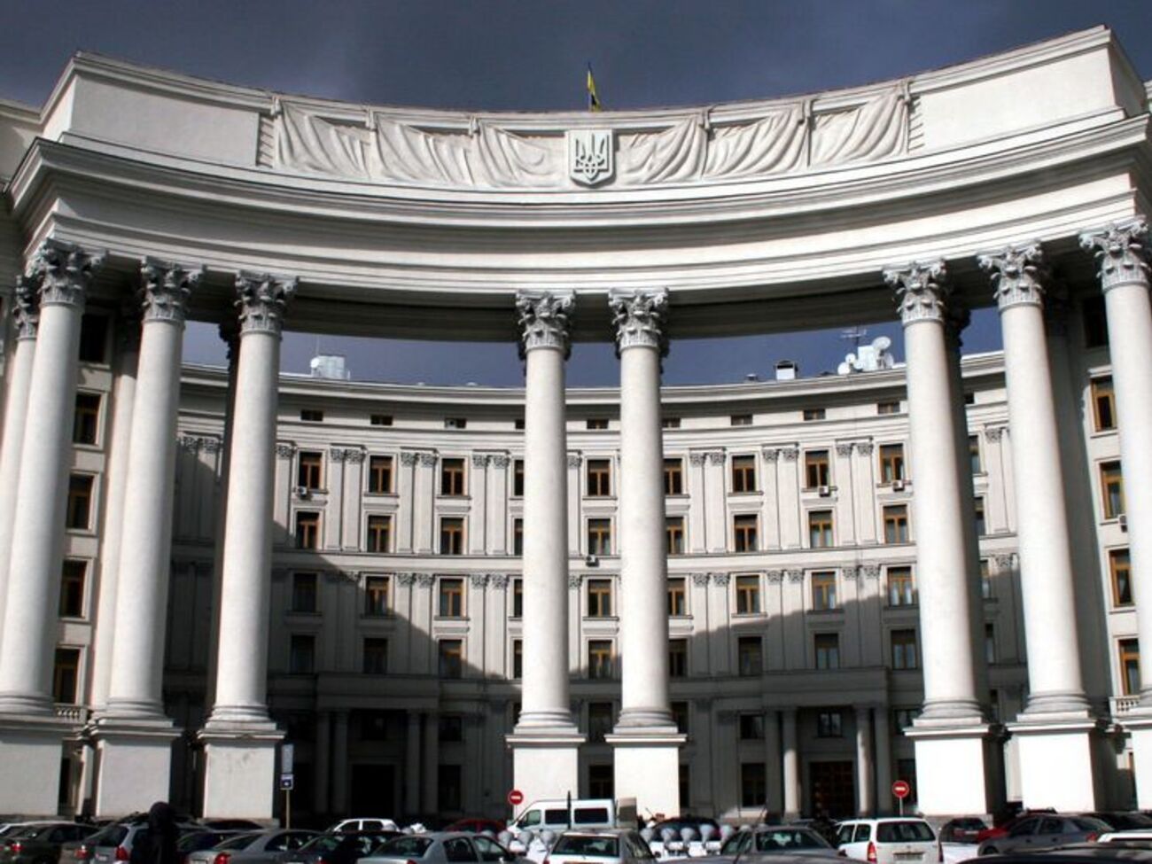 МИД Украины рекомендует согражданам прятаться в бомбоубежище