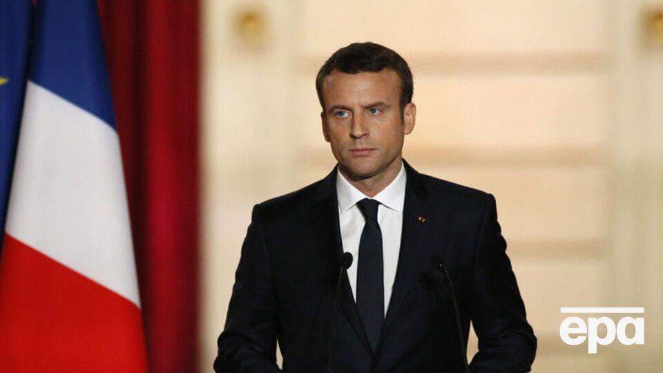 Макрон: Нужно оставить Трампа и его твиты в покое