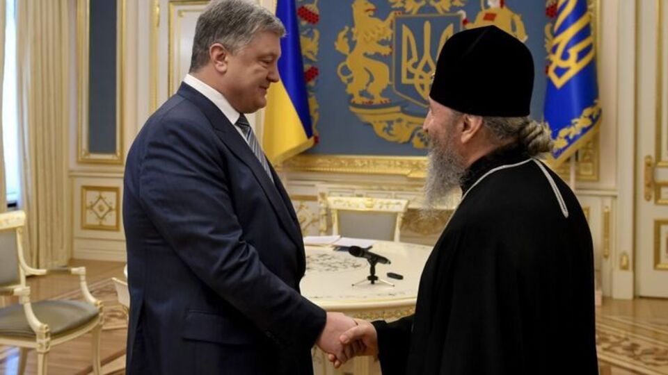 Порошенко пообщался с Онуфрием после отказа епископов приехать в Украинский дом