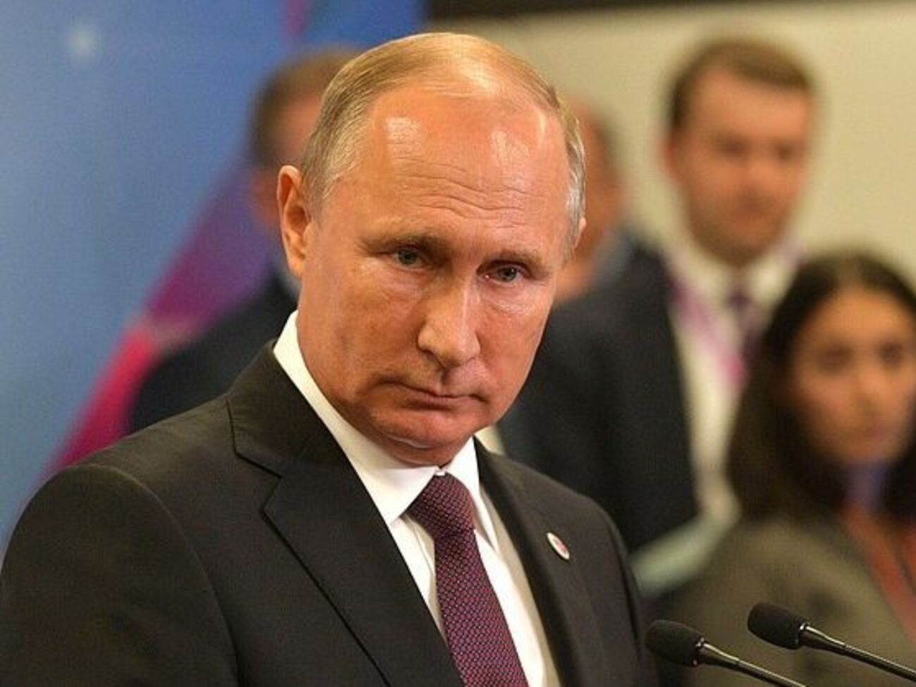 Путин: Капитана судна, по-моему, до сих пор там держат. Это абсолютно незаконные действия