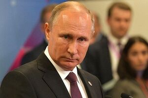 Путин: Капитана судна, по-моему, до сих пор там держат. Это абсолютно незаконные действия