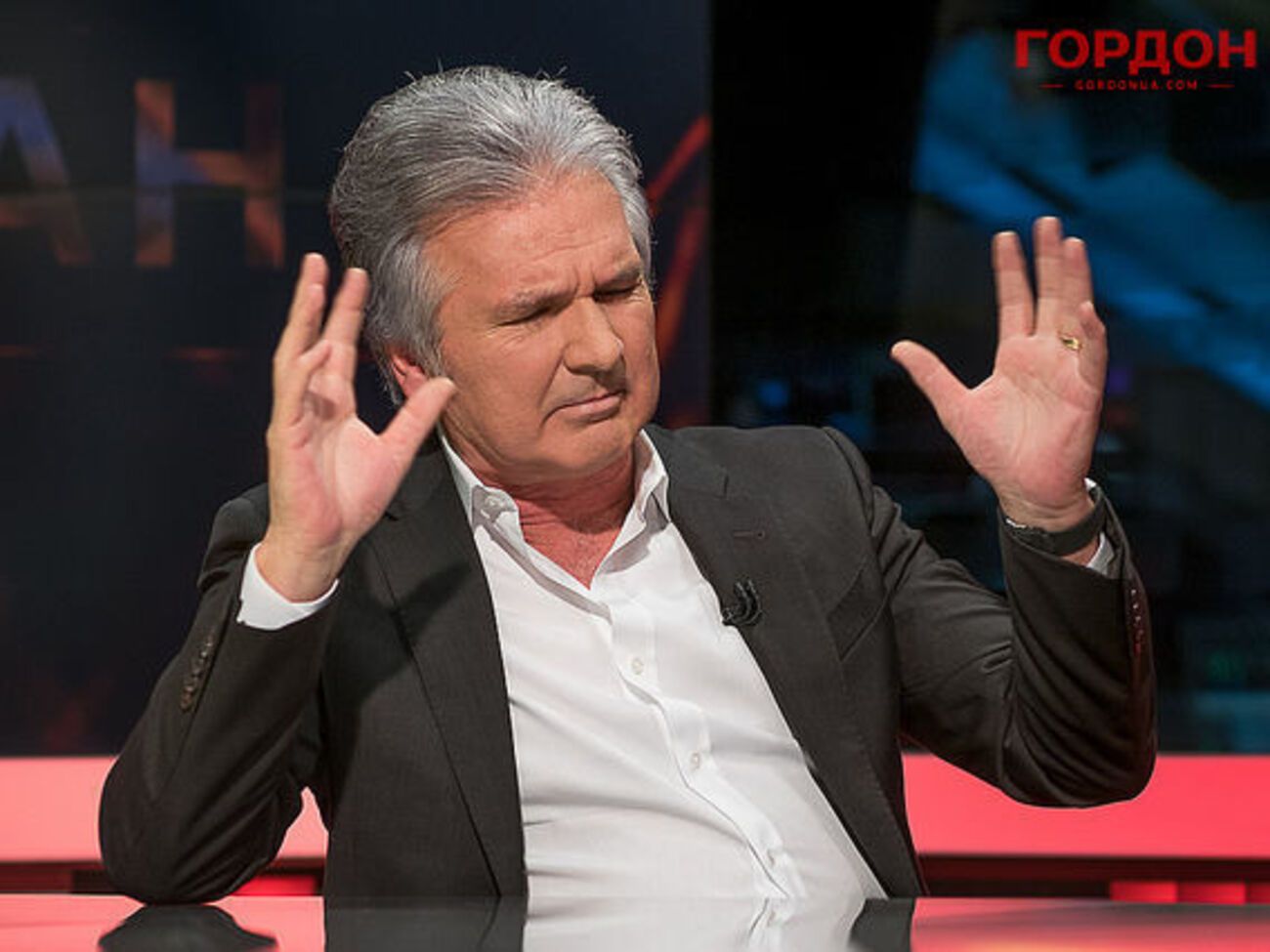 Швец: У вас же воруют нахрапом, без берегов, как наркоман вкалывает лишнюю дозу, не думая, что она станет последней