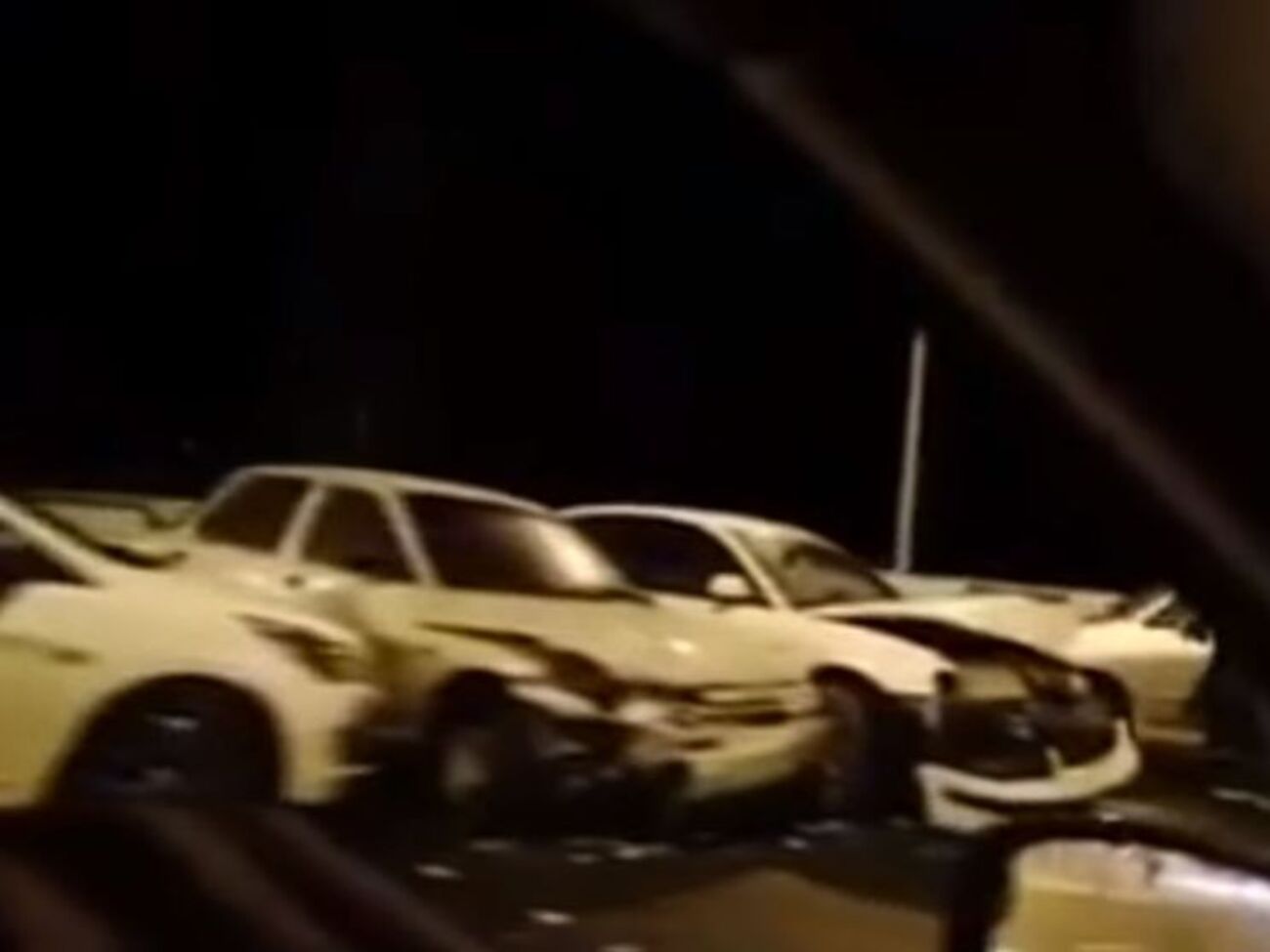 За словами водія, йому порадили гальмувати об відбійники, якщо не впорається з керуванням