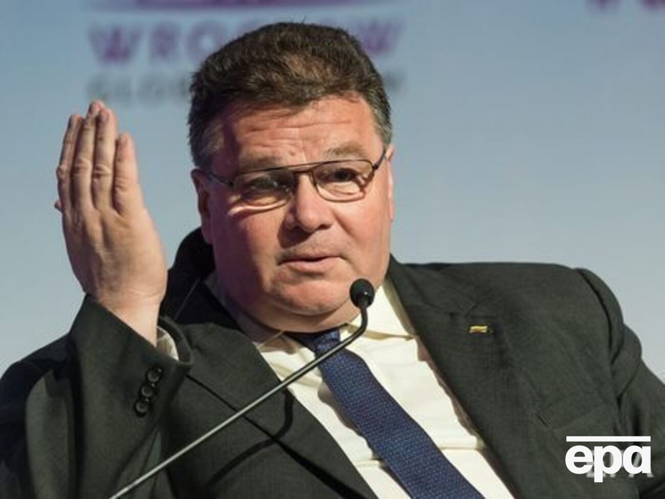 По словам Линкявичюса, решение России разместить "Искандеры" в Калининградской области нельзя назвать адекватным