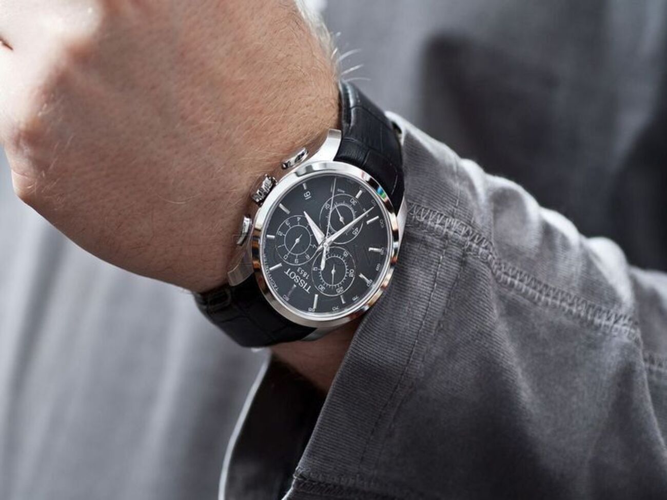 Циферблат не має бути занадто "крикливих" відтінків