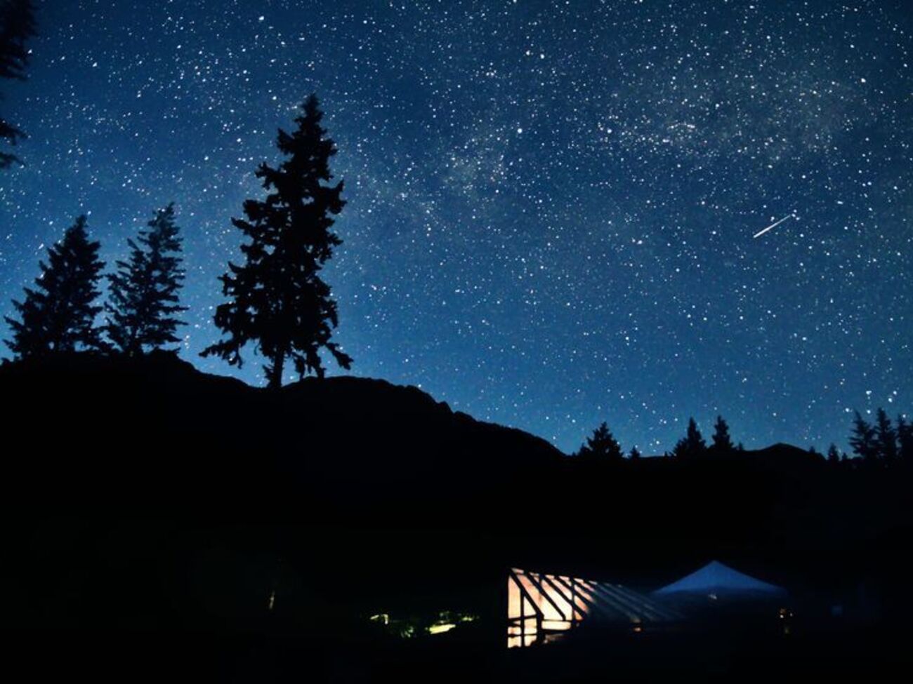 Пик активности звездопада Леониды выпадает на 17-е и 18 ноября
