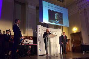 Маккейну присудили премию посмертно