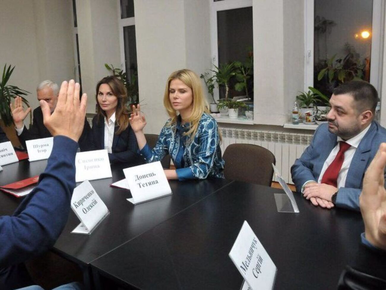 Грановський (праворуч) розповів про рішення, які ухвалив комітет