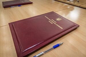 Задержанный 16 ноября на взятке чиновник был назначен на должность 25 октября
