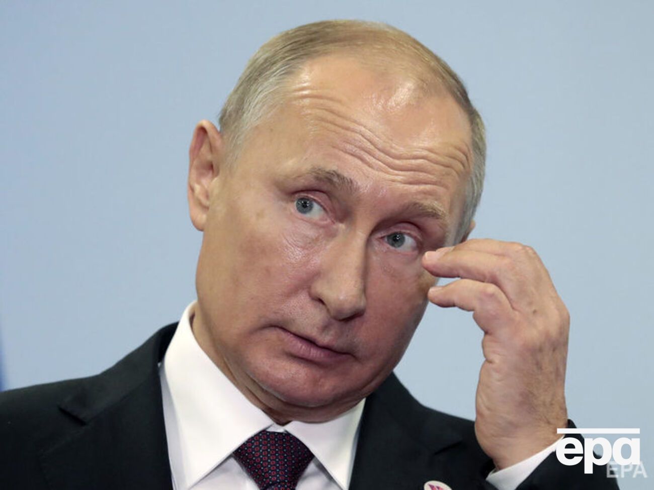 Что в карманах у Путина, охрана здания не просила показать