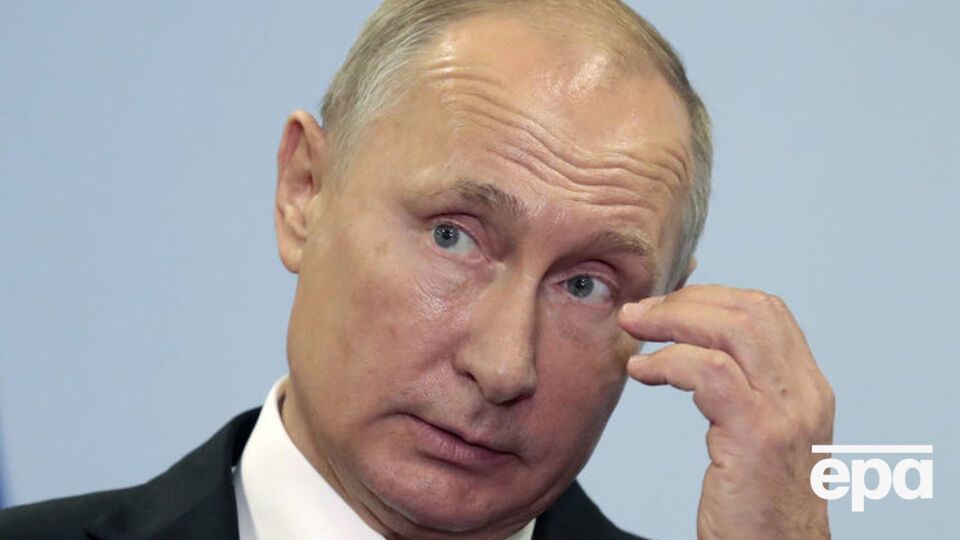 Що в кишенях Путіна, охорона будівлі не просила показати