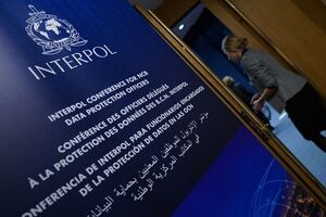 Бывший глава Интерпола Мэн Хунвэй подал в отставку в октябре