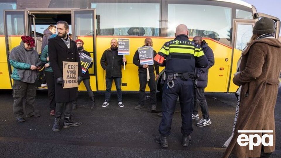 Поліції довелося втрутитися, щоб розділити прихильників і противників Чорного Піта
