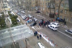 Протестувальники мають намір перекрити вулицю Дегтярівську, якщо в їхніх квартирах не з'явиться тепло