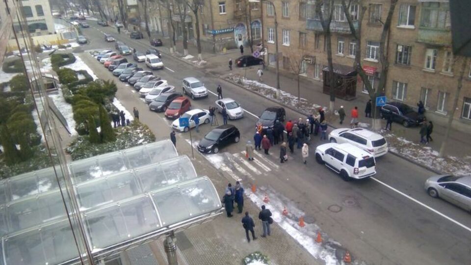 Протестувальники мають намір перекрити вулицю Дегтярівську, якщо в їхніх квартирах не з'явиться тепло