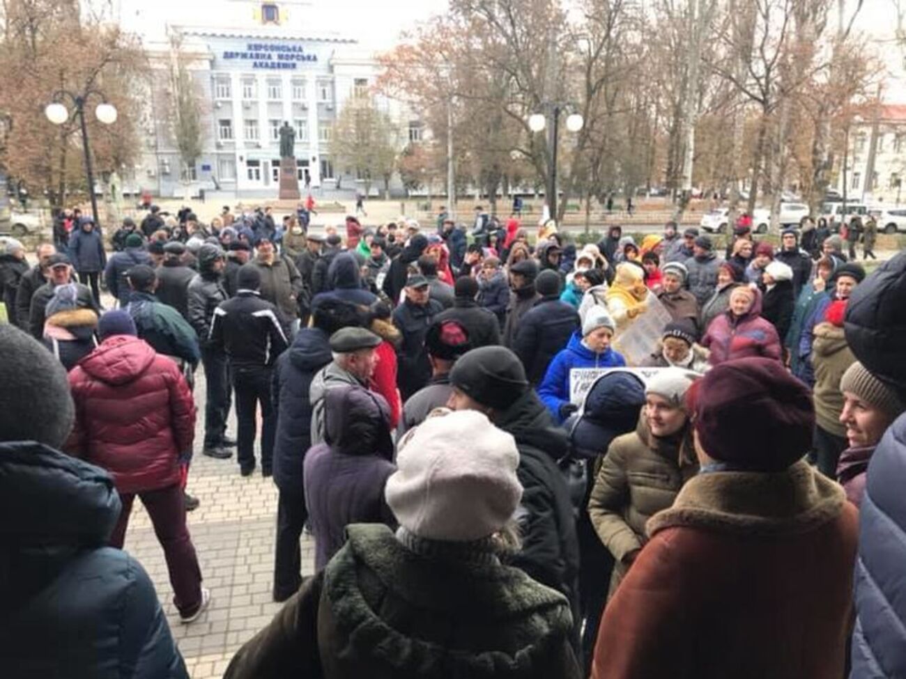 Херсонцы требуют отправить в отставку главу управления транспорта горсовета Марину Виркун