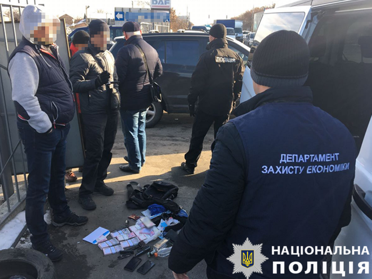 Чиновника задержали 16 ноября во время получения взятки
