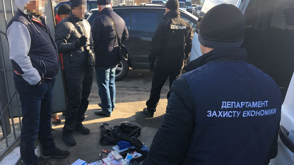 Чиновника задержали 16 ноября во время получения взятки