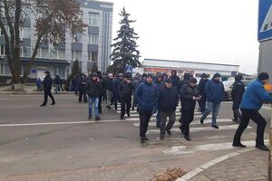 Участники акции перекрывали дорогу