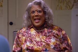 Перрі виконав жіночу роль