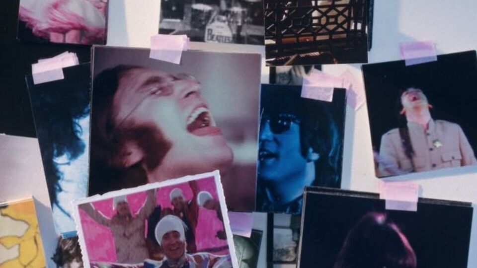 У ролику показали раритетні знімки The Beatles