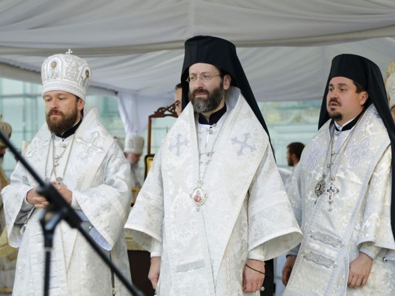 Архієпископ Іов (в центрі): Патріарший статус РПЦ був даний у XVI столітті Вселенським патріархом Єремією II