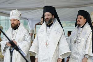 Архиепископ Иов (посередине): Патриарший статус РПЦ был дан в XVI веке вселенским патриархом Иеремией II