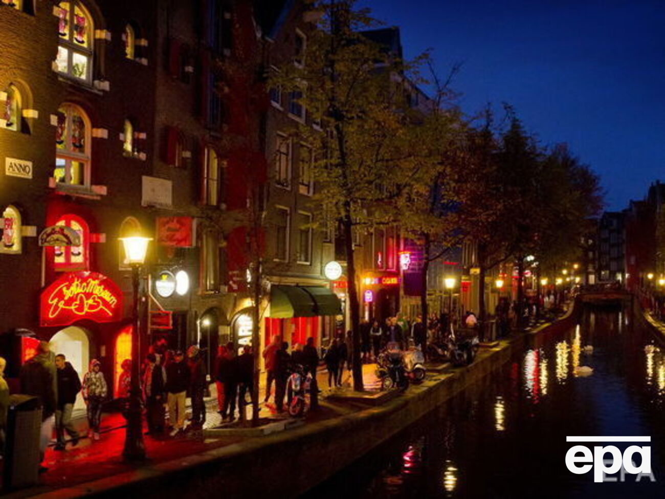 Квартал Де Валлен &ndash; самый большой район проституции в столице Нидерландов