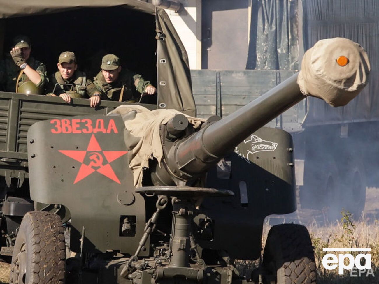 На предстоящих "выборах" на Донбассе российские военные будут выдавать себя за местных избирателей, заявили в разведке