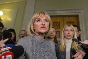 Луценко про президента: Він уже полетів із візитом у Туреччину