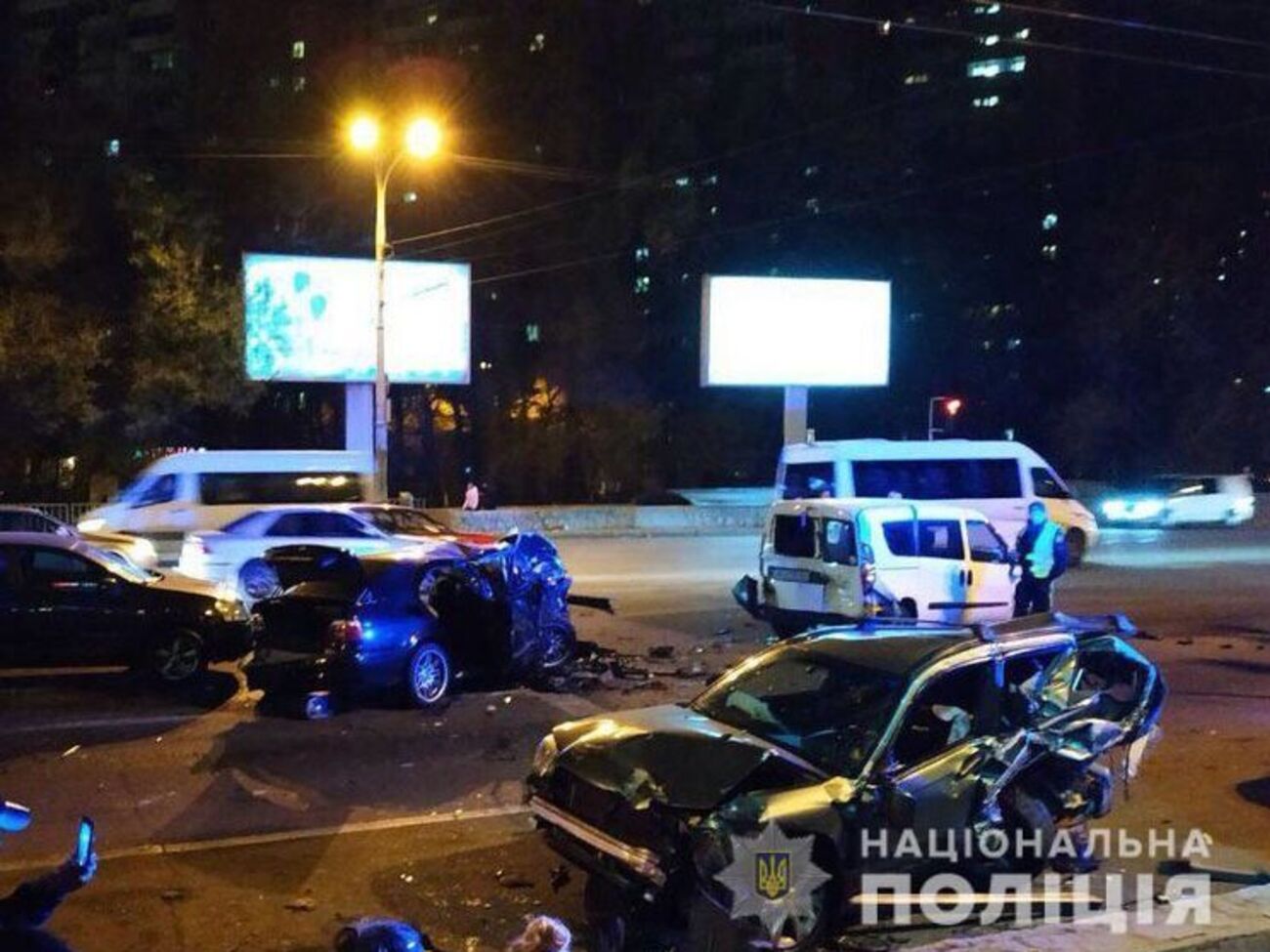 Водитель BMW госпитализирован в тяжелом состоянии