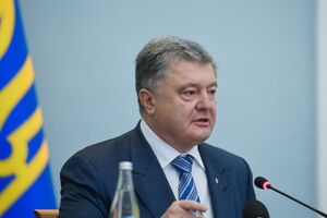 Порошенко: Окремі політикани благали, щоб цього не відбулося, але протягом 48 годин тепло було подано