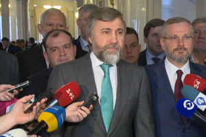 Новинський (зліва): Ні про який розкол у партії не може йти мова