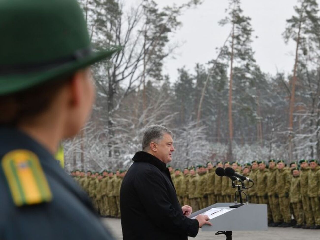 Порошенко: В Украине есть современная и боеспособная Государственная пограничная служба